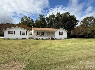 168 Walker St, Columbus, NC 28722