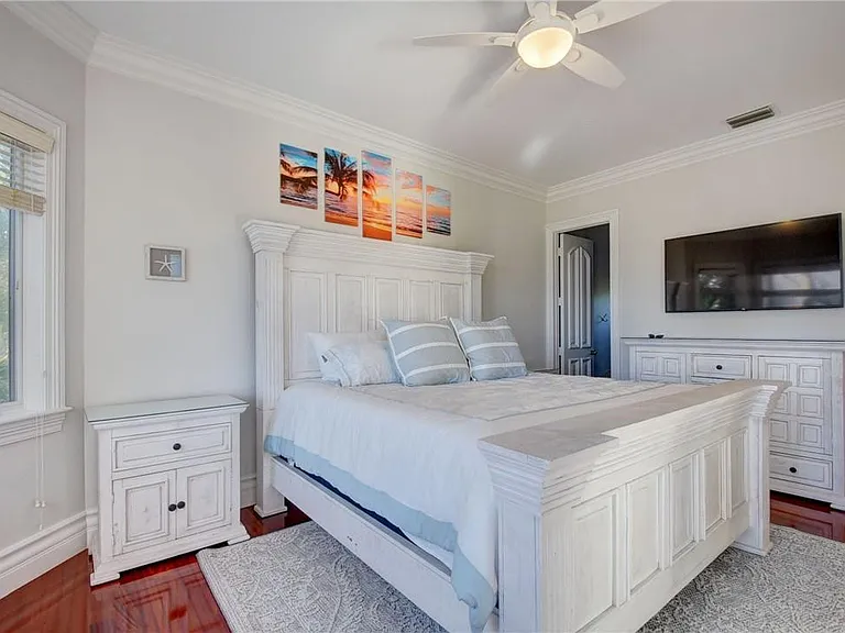 1320 S Lakeside Dr — Photo 43