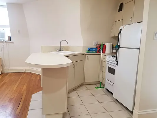 Rented by Frank Valvo Real Estate | media 18