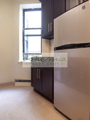 Rented by Bohemia Realty Group | media 28