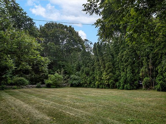 4th image of 37 Neds Point Rd