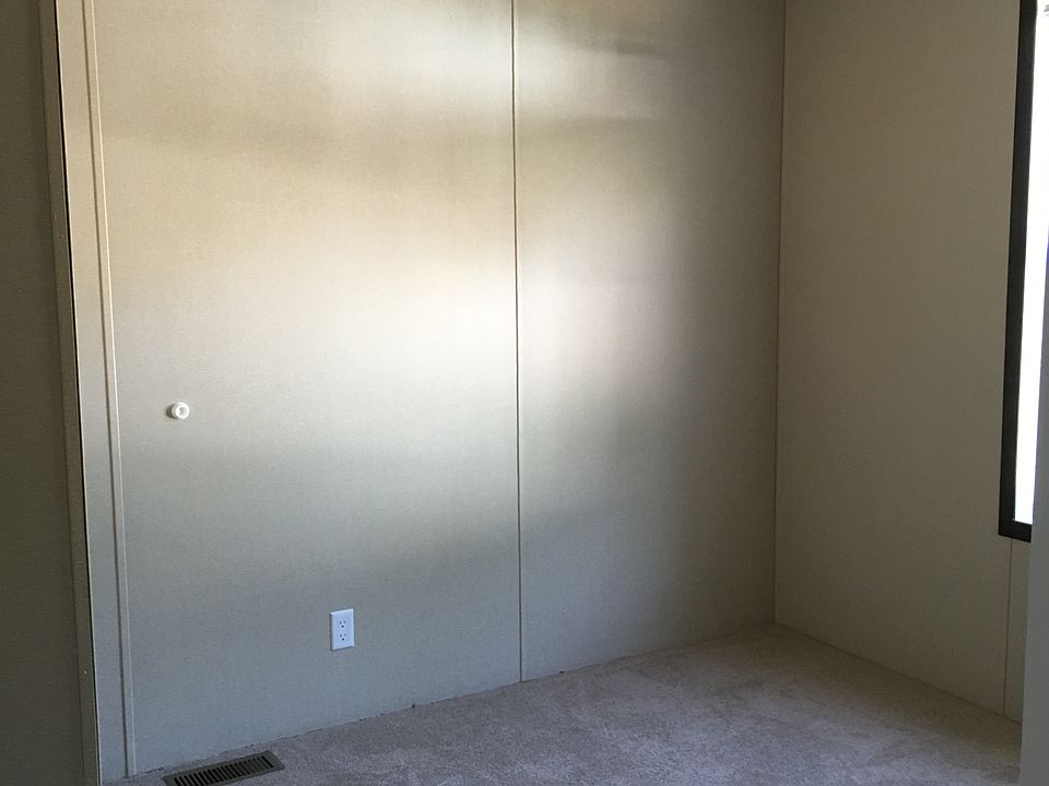 2nd image of 1207 Fleur Rd