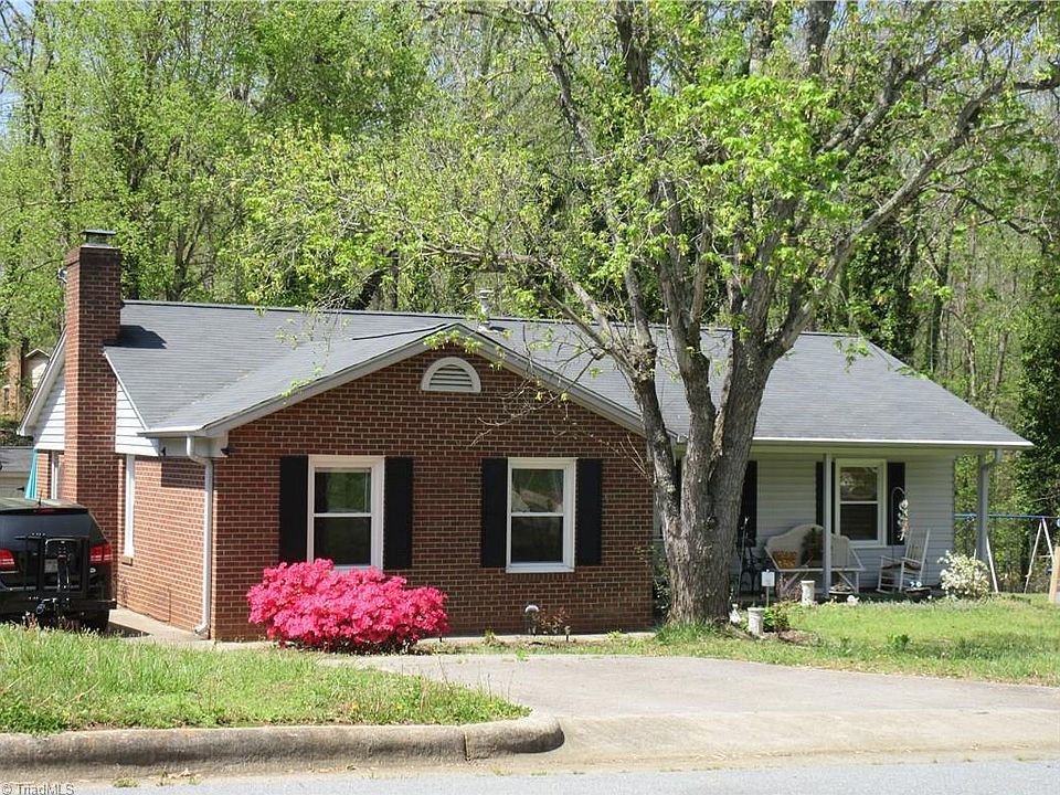 1st image of 338 Woodhaven Dr