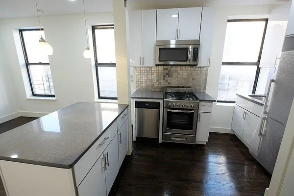 Rented by Ledvech Group | media 21