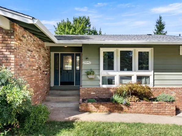 21042 Clivus Dr, Grass Valley, CA 95949