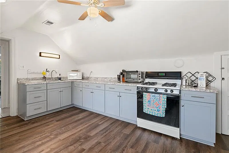 1 bed, $950 — Photo 3