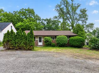 271 S Williams Lake Rd, Waterford, MI 48327