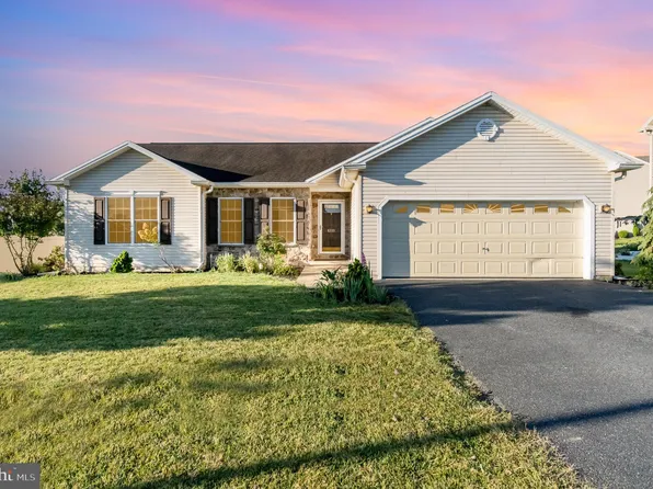 6333 Chatham Glenn Way N, Harrisburg, PA 17111