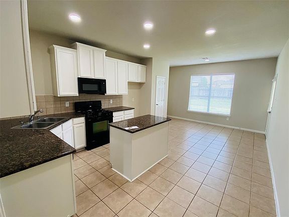 3rd image of 2506 Oakthorn Ct