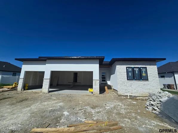9160 Hillcrest Trl, Lincoln, NE 68510