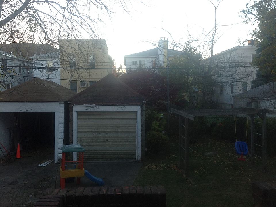 2nd image of 1816 E 3rd St