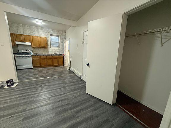 4th image of 41 Lucille Pl APT 1R