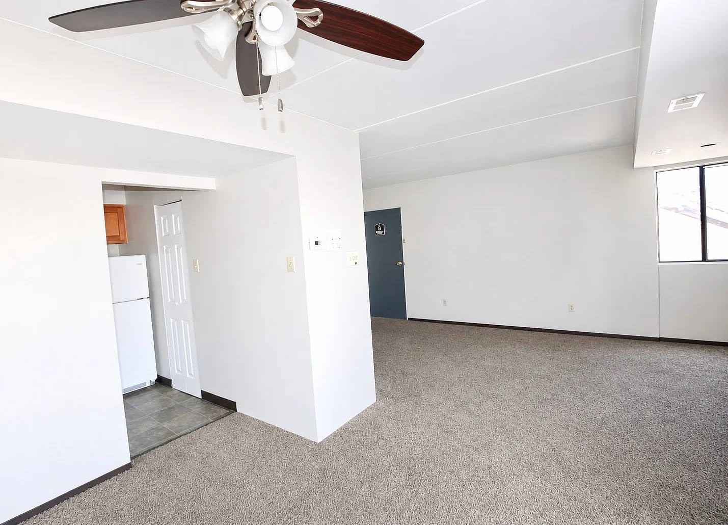2 bed, 695 sqft, $1,599 — Photo 4