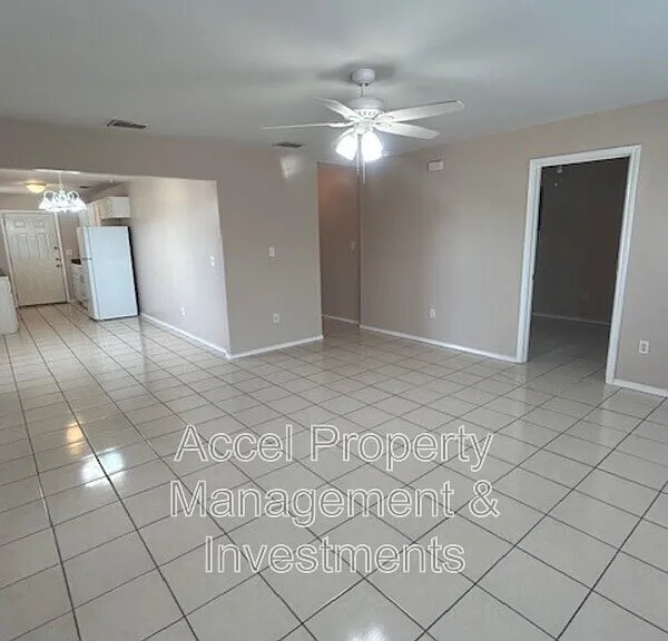 1522 W Nolana Ave #D — Photo 3