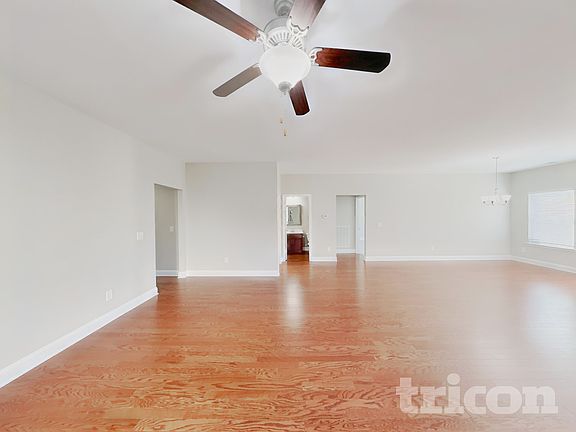 3rd image of 176 Bexley Way