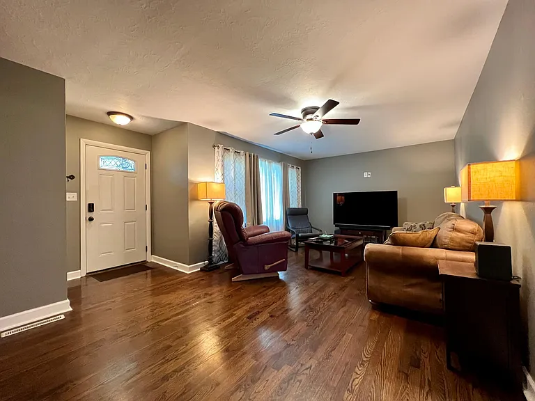 224 N Prince Ln — Photo 5