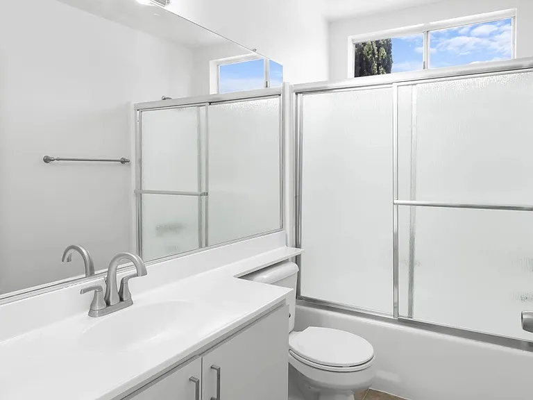 1828 Purdue Ave #203 — Photo 28