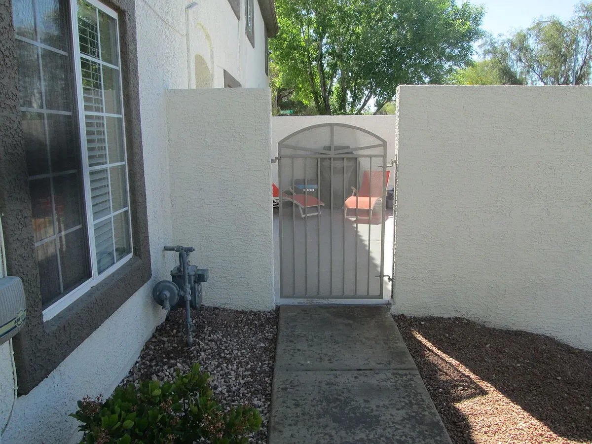 Building Photo - 221 Luninborg St