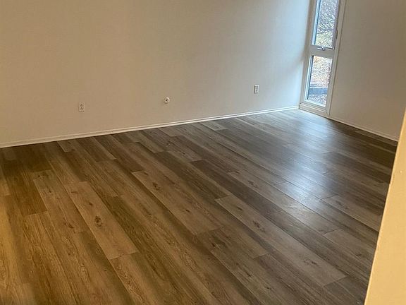 5th image of 2401 Packard St APT 33D
