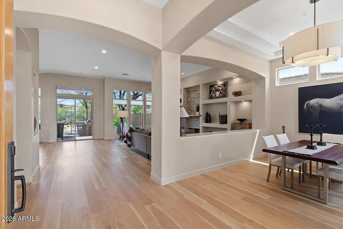 4 bed, 4.5 bath, 3136 sqft, $6,000 — Photo 3