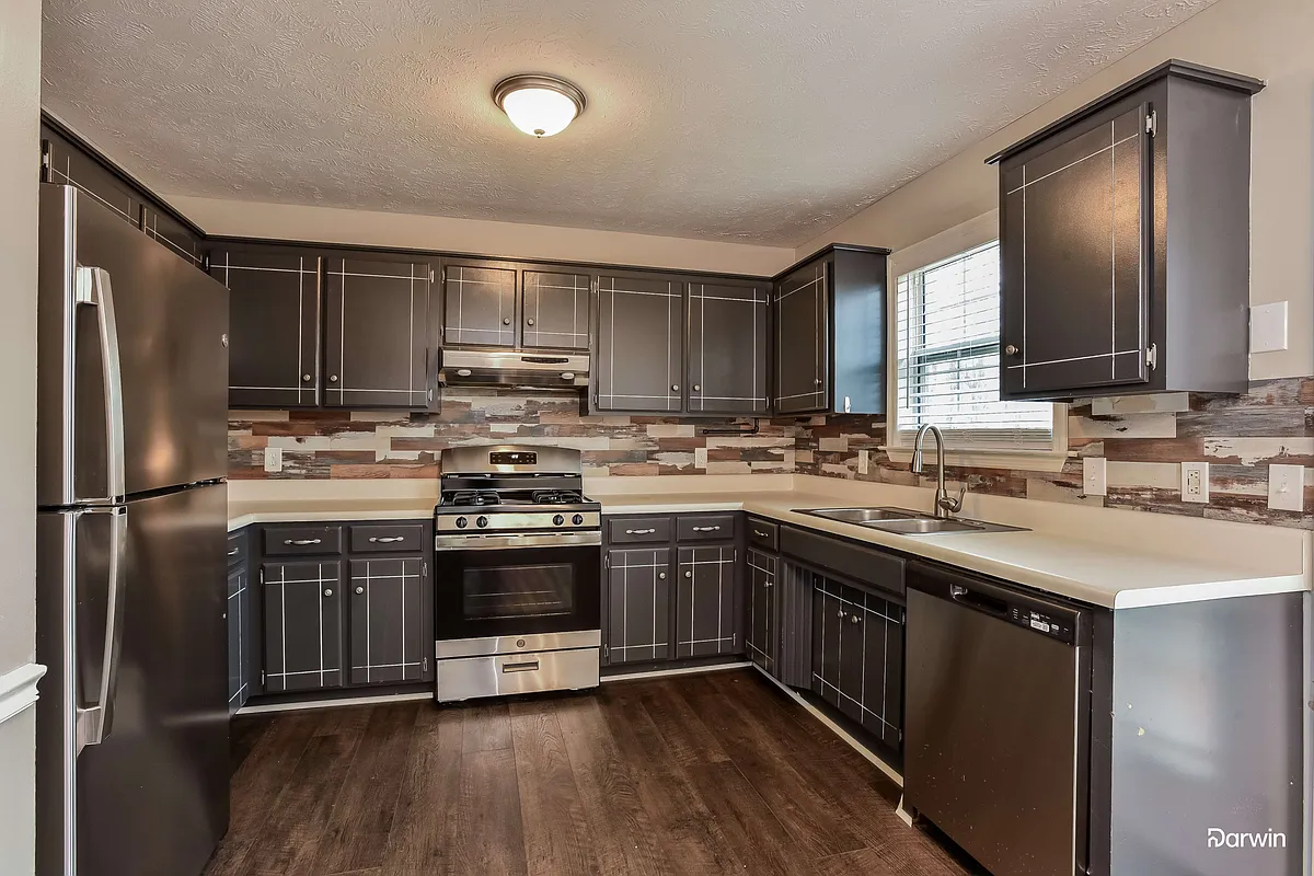 Building Photo - 111 Lakota Ct