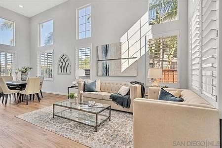 4th image of 46048 Paseo Gallante