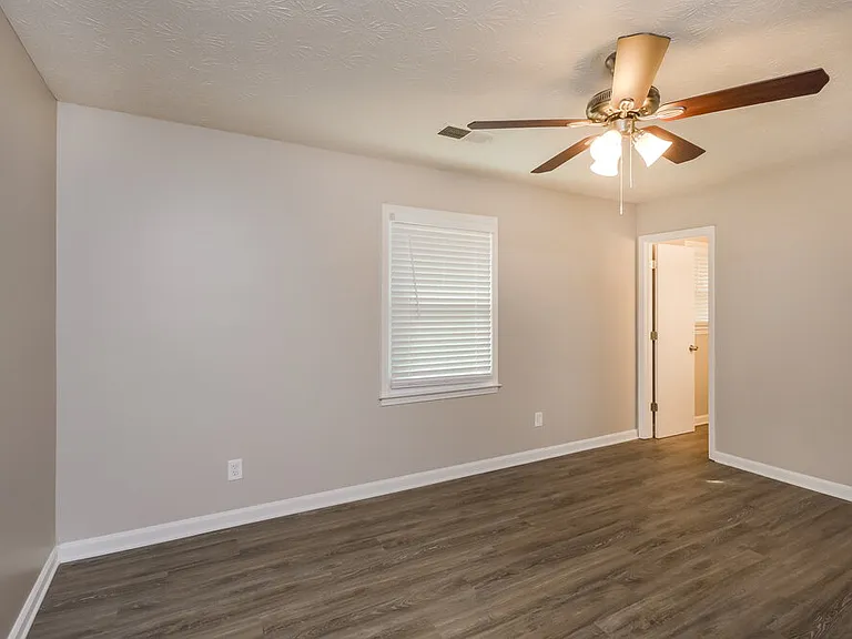 417 Willow Ct SE — Photo 9