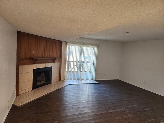 2nd image of 1314 Holland Park Blvd Unit B