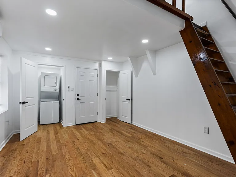 1223 Spruce St #2R — Photo 3