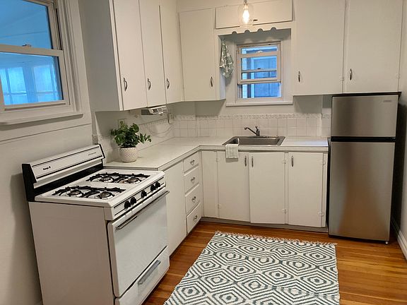 5th image of 464 S Grant St #1