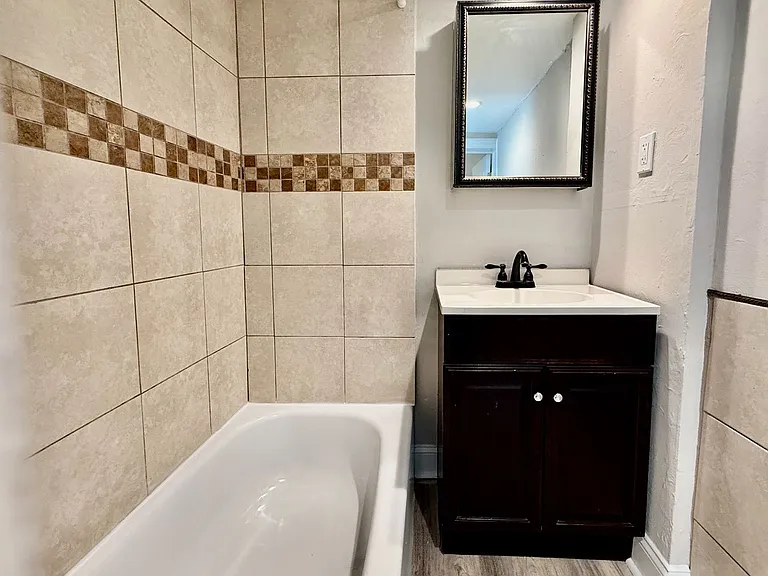 1228 Peters St — Photo 29