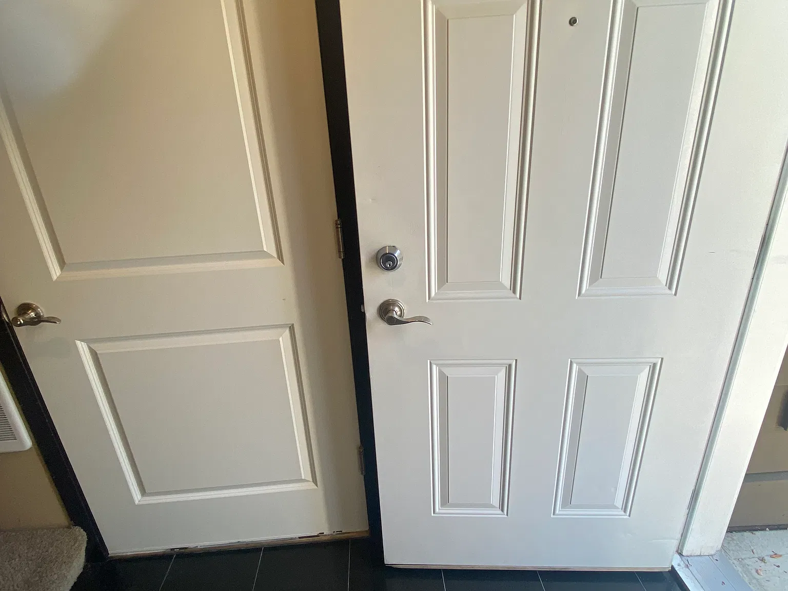 2 bed, 2.5 bath, 1186 sqft, $2,345 — Photo 3