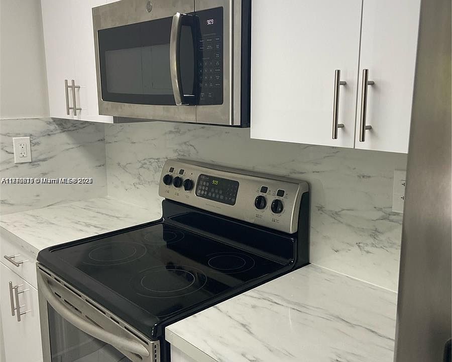 2nd image of 400 W Park Dr APT 202