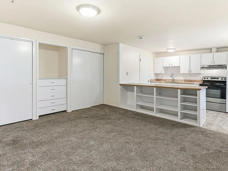 100 W Olympic Pl — Photo 26