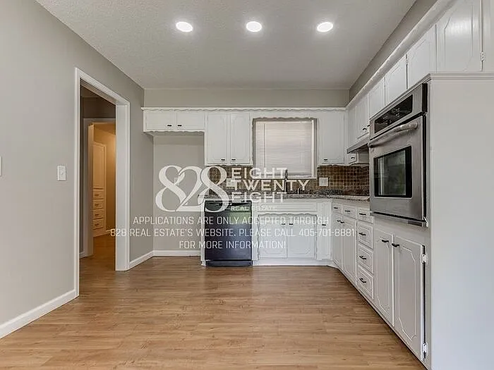 8129 NW 28th Ter — Photo 33