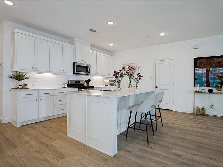 8875 Stablehand Mews — Photo 10