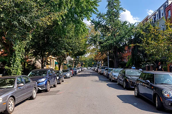 Rented by Compass | media 9