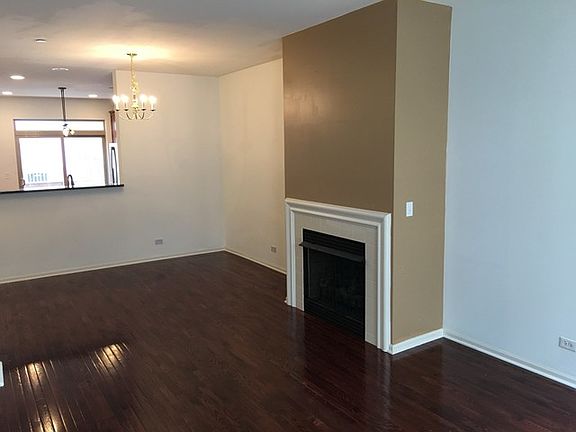 2nd image of 103 Narragansett Ct #1