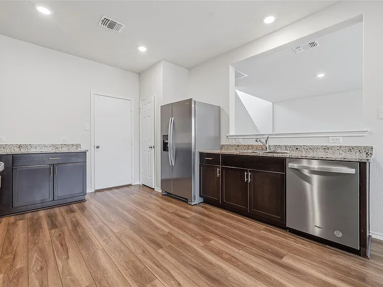 316 Stone Water Ln — Photo 14