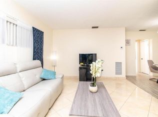 6305 SW 18th St #5, Hollywood, FL 33023
