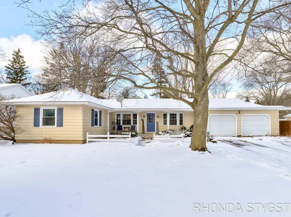 1583 Jerome St, Holland, MI 49423
