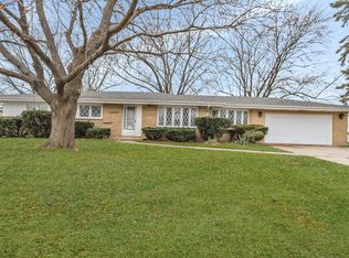 1400 S Plum Grove Rd, Schaumburg, IL 60193