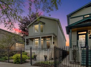 1750 W Byron St, Chicago, IL 60613