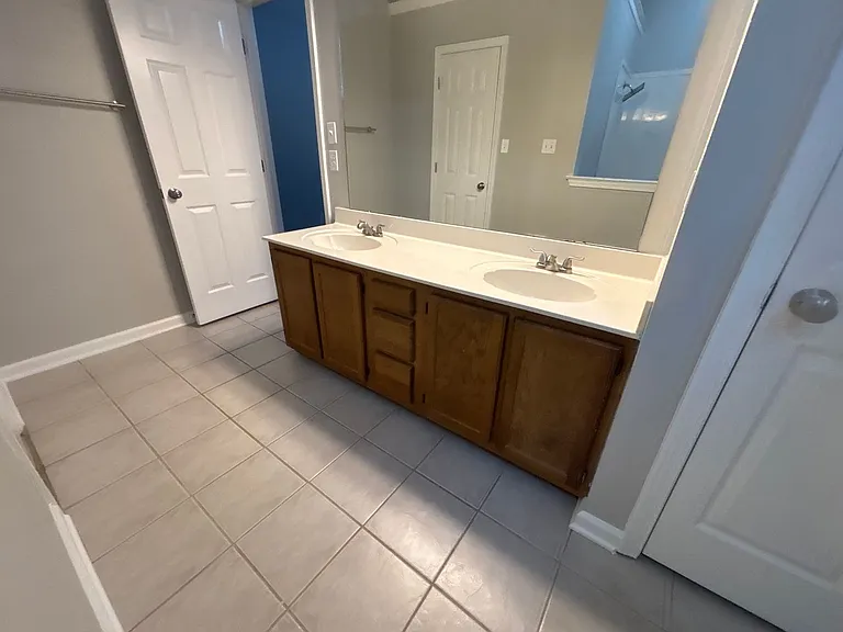 2573 Laurelcrest Dr — Photo 7