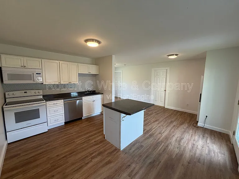 202 Main St — Photo 6
