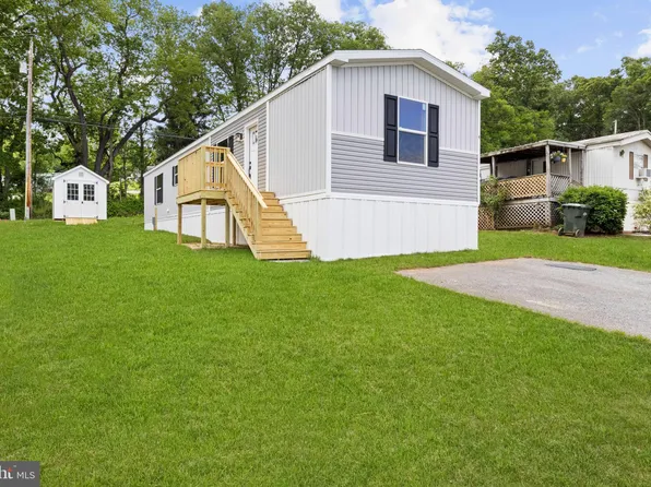4 Canyon Dr, York, PA 17406