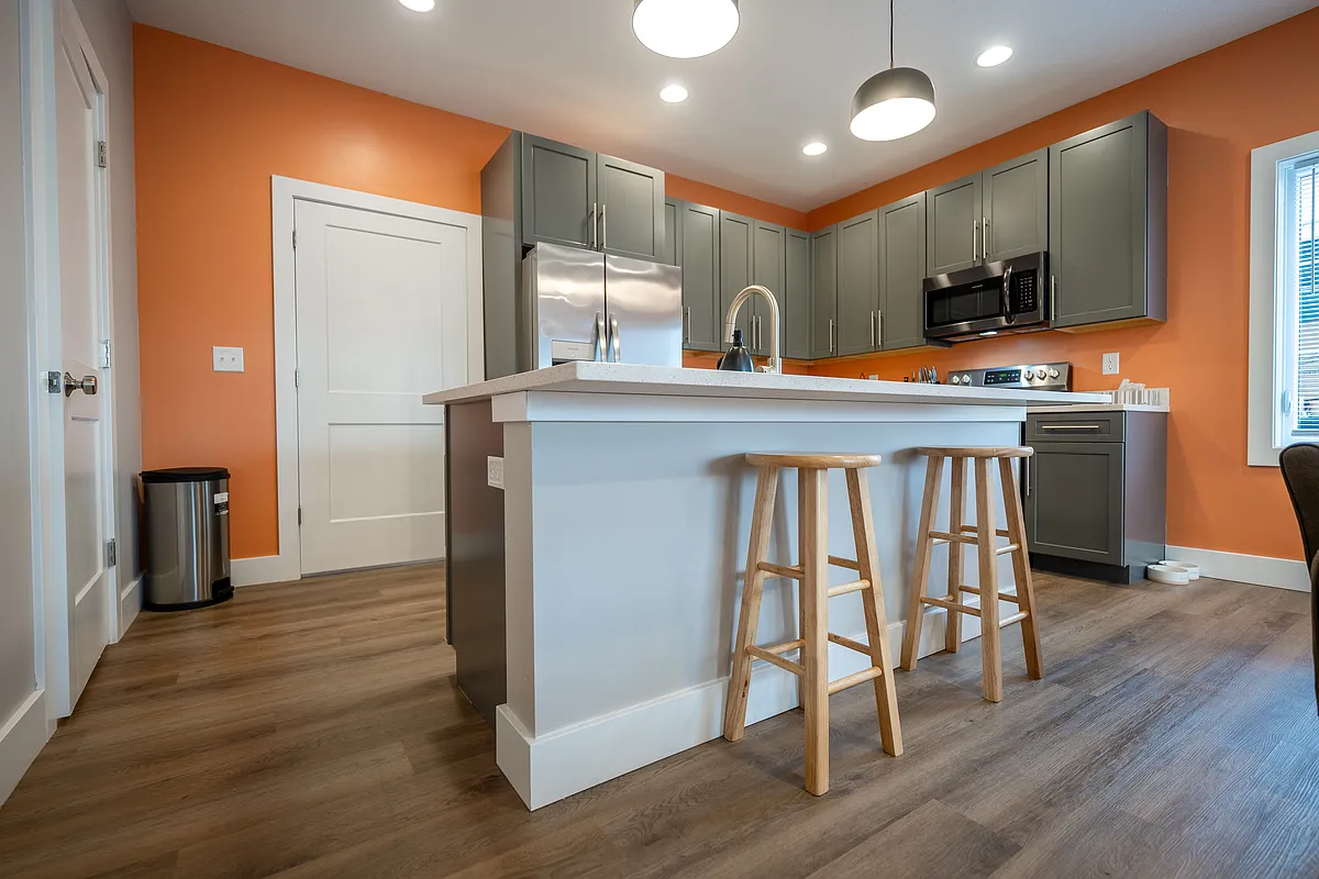 Building Photo - 601 E Miller Dr