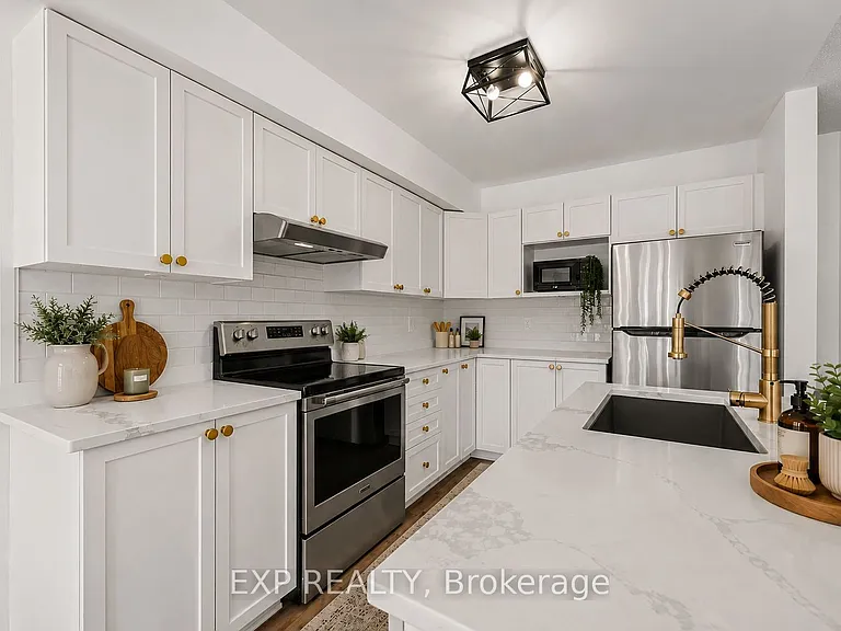 218 Rolling Meadow Cres — Photo 8