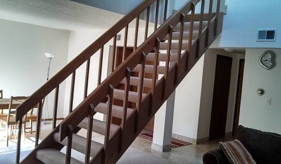Stairs btwn living/dining