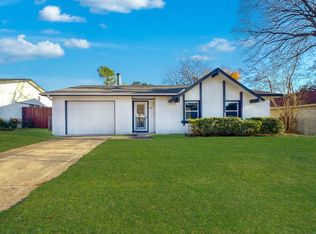 418 Clover Ln, Garland, TX 75043